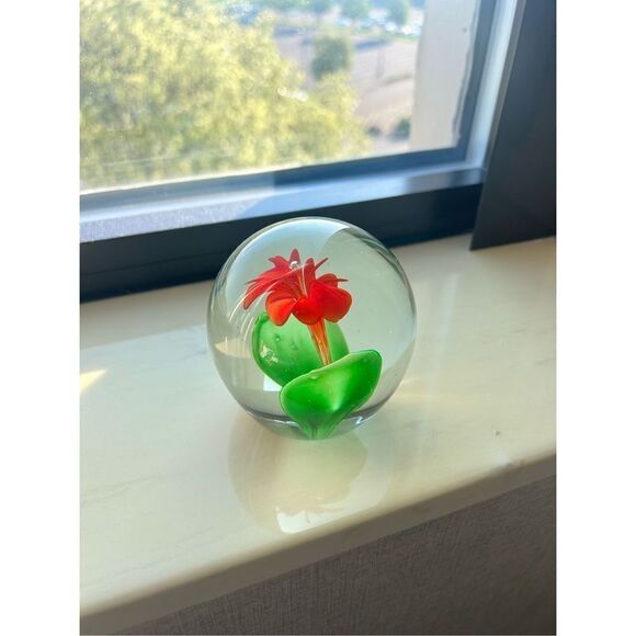 Lilian Vernon signed glass paperweight Mount Vernon New York rounded red colorfu - Picture 10 of 11